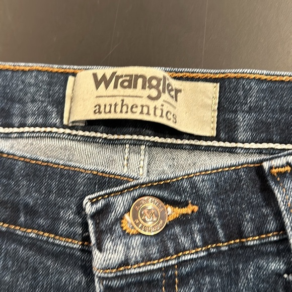 3 pairs of Men’s Wrangler authentics jeans, size 35 x 36, color stonewash - Picture 10 of 10